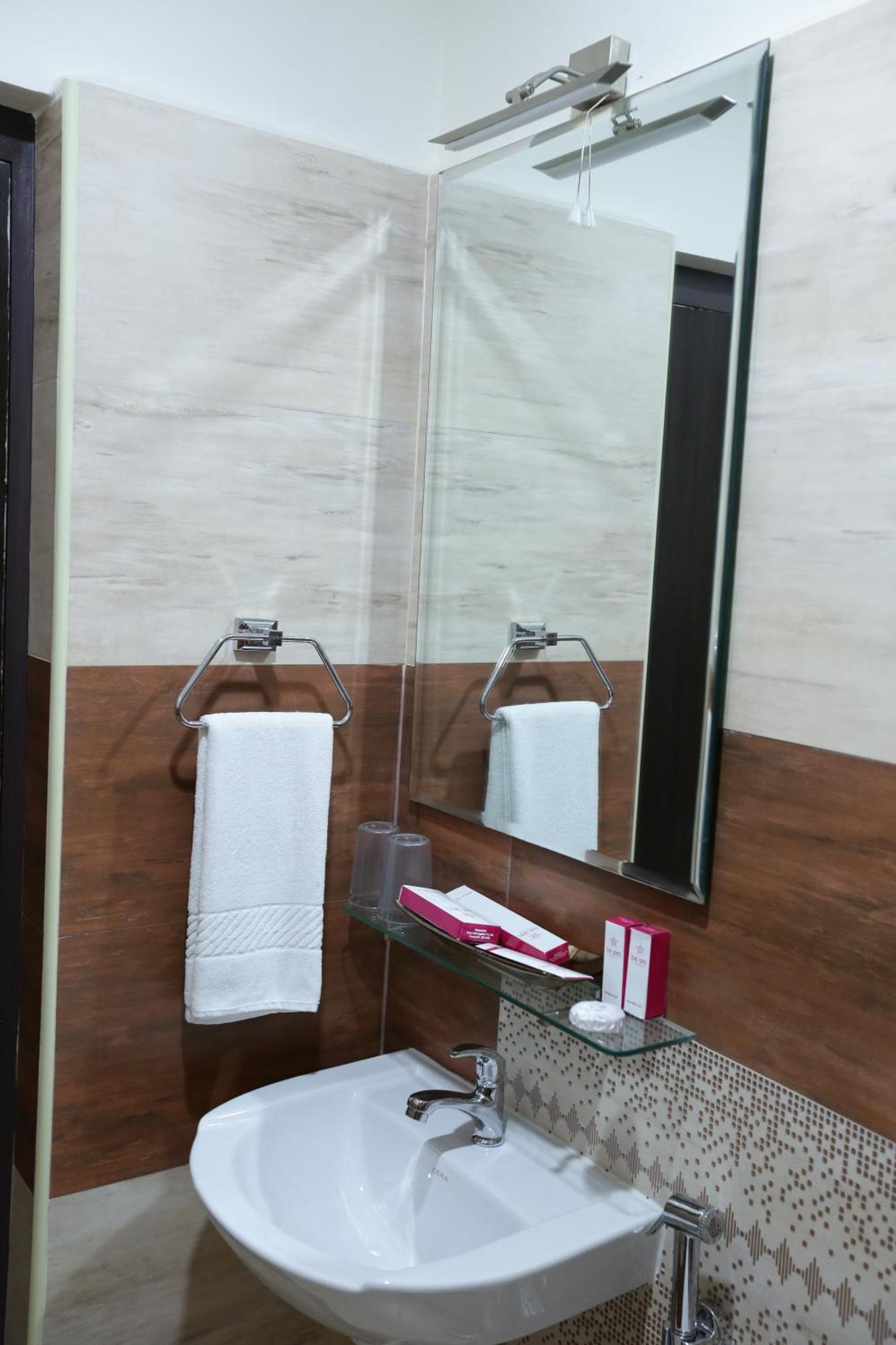 The Spin Hotel Chennai Extérieur photo