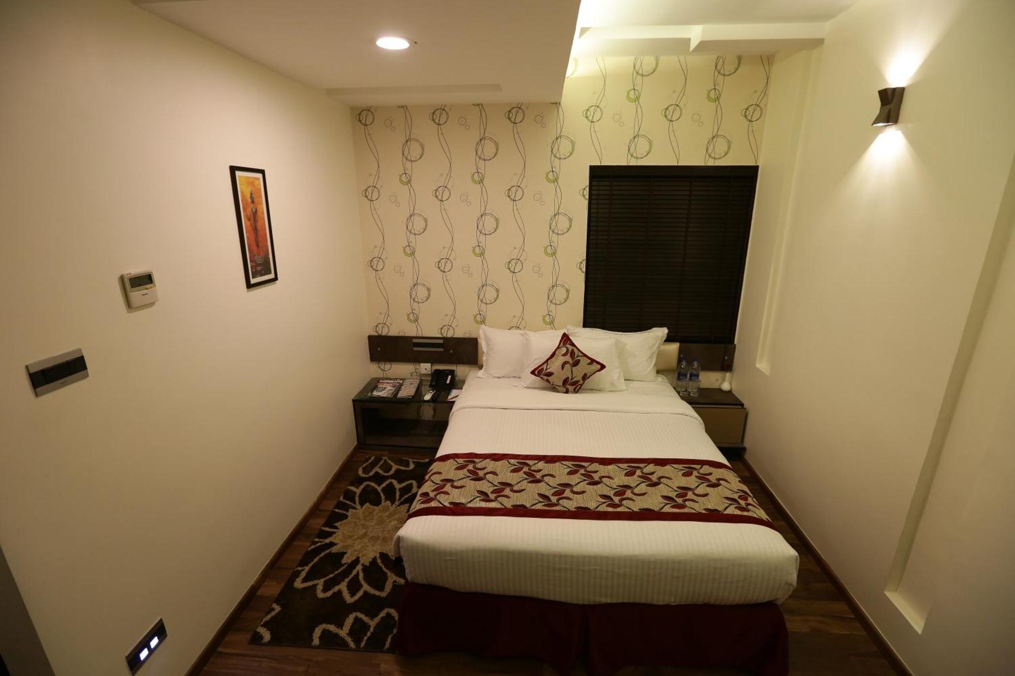 The Spin Hotel Chennai Extérieur photo