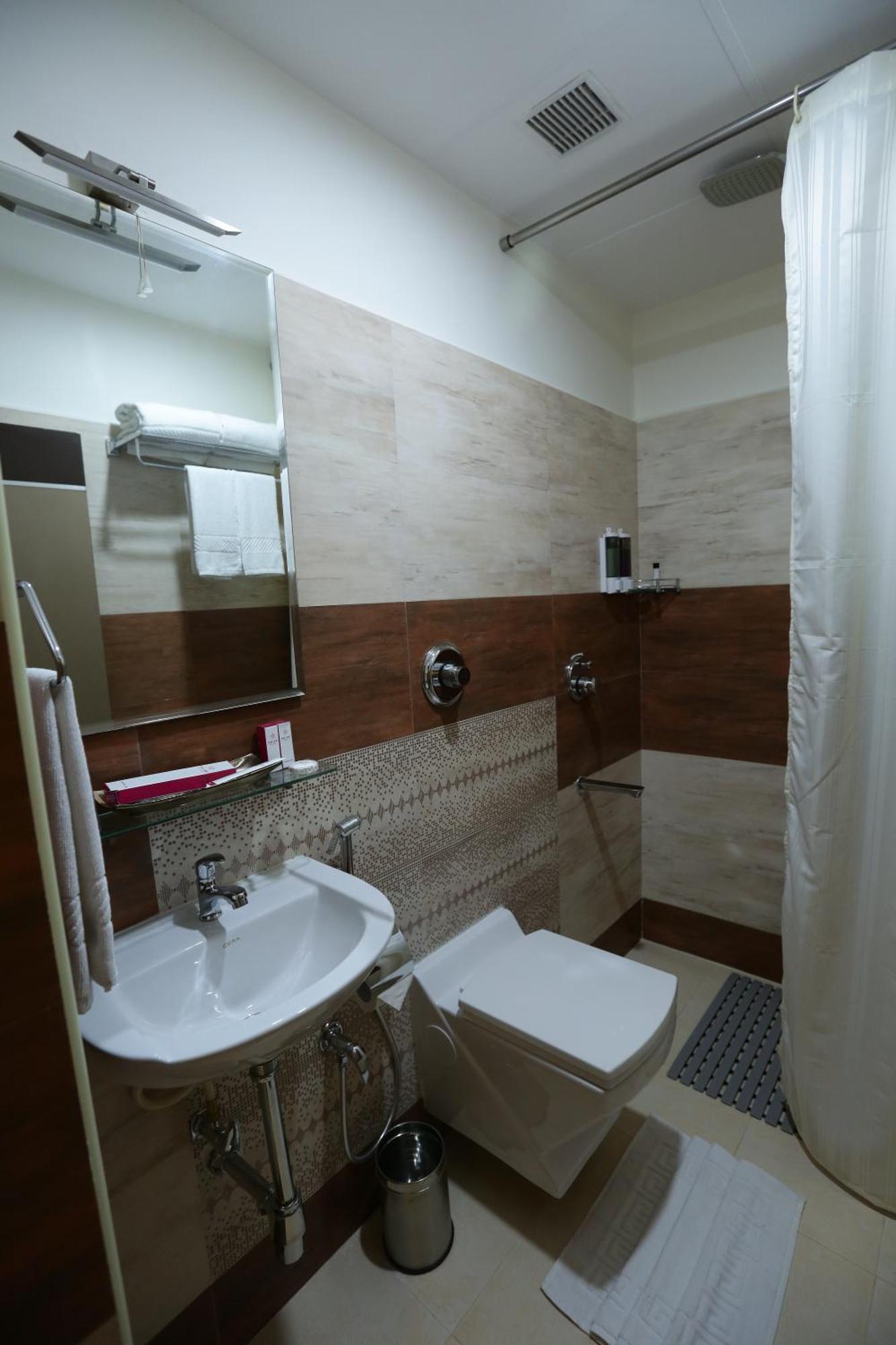 The Spin Hotel Chennai Extérieur photo