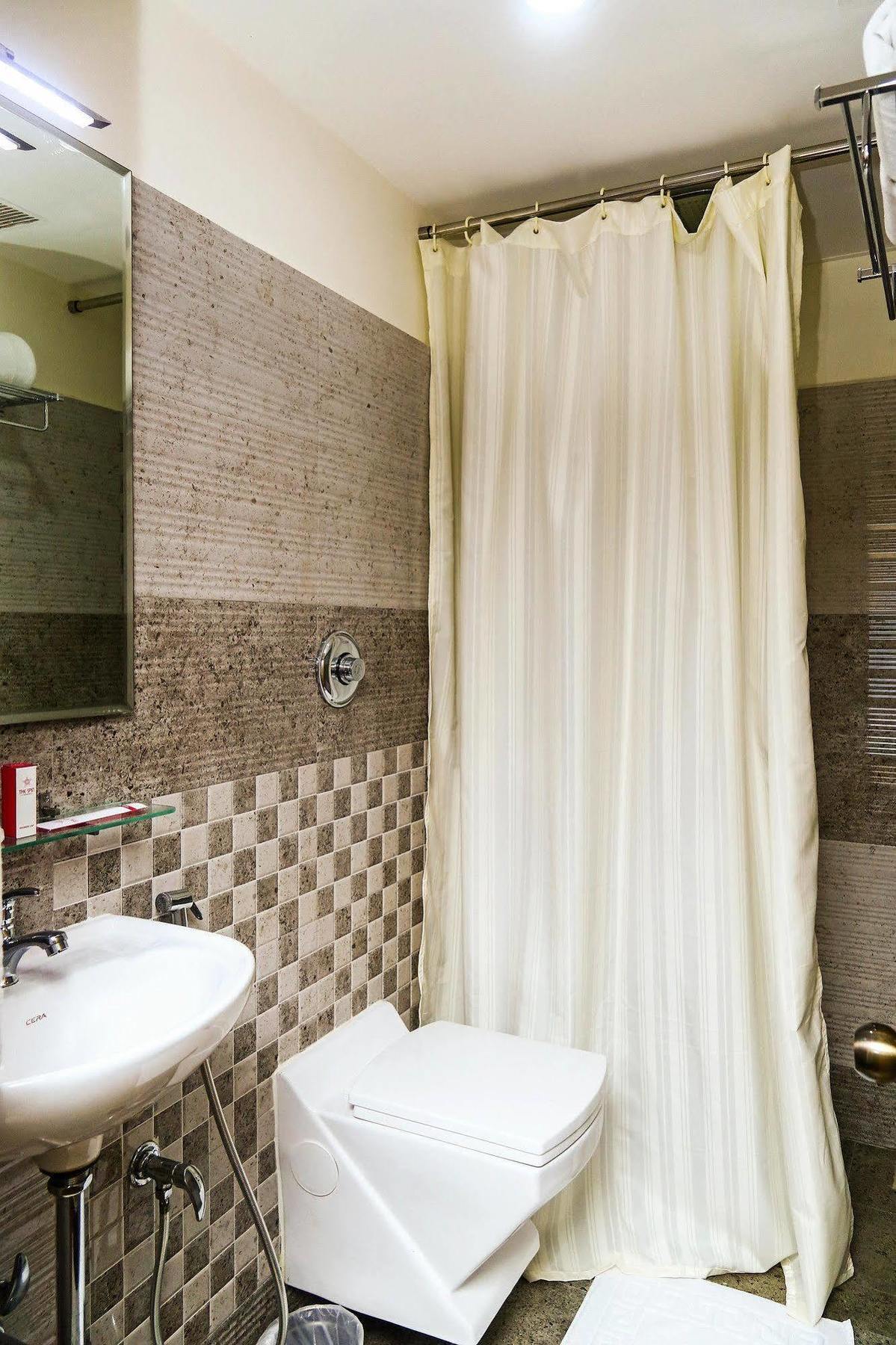 The Spin Hotel Chennai Extérieur photo