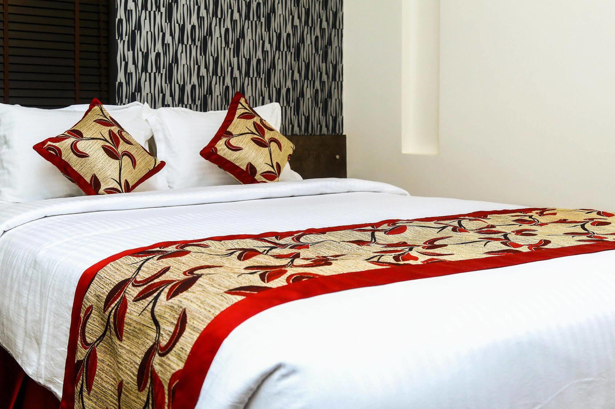 The Spin Hotel Chennai Extérieur photo