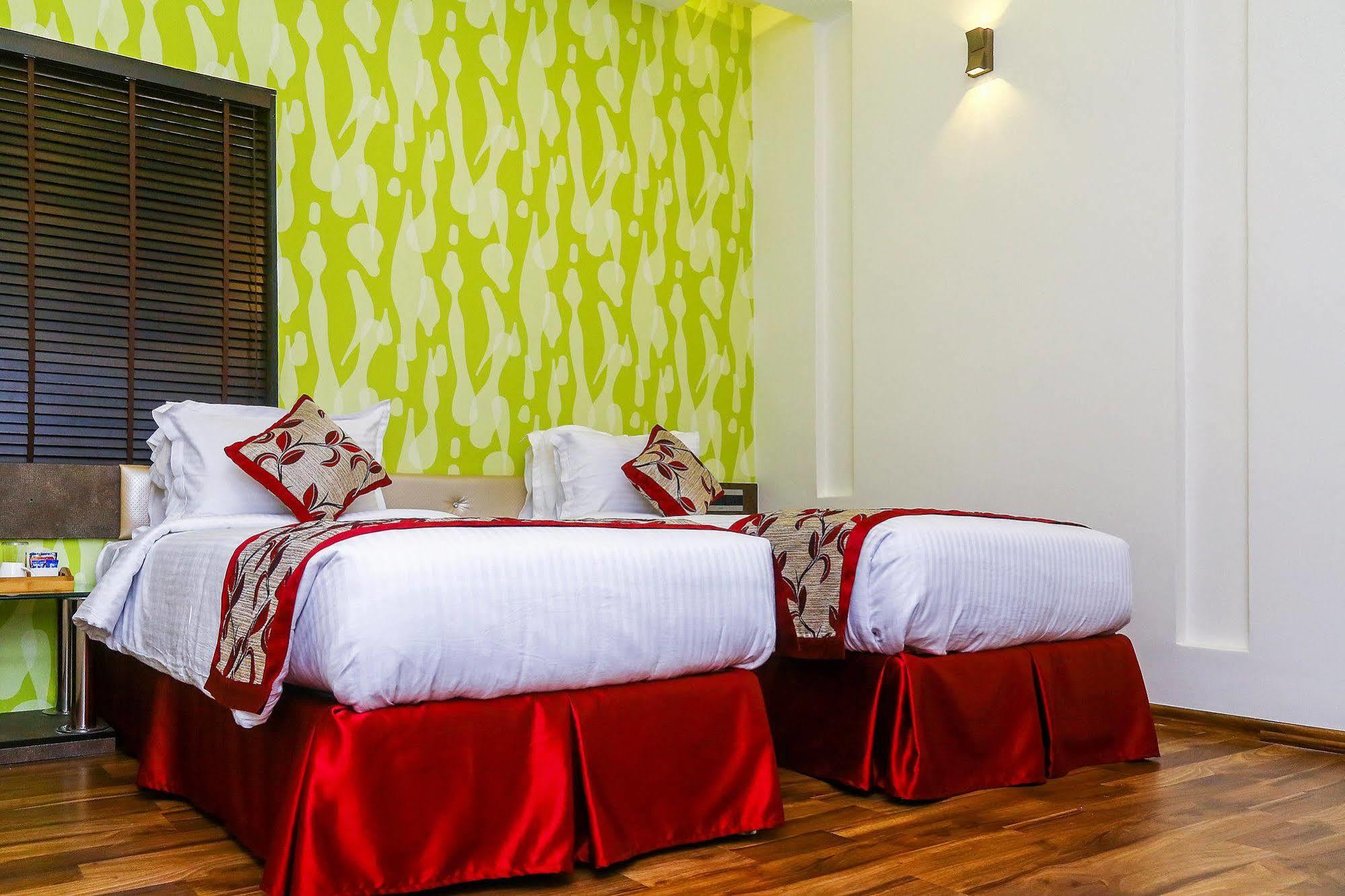 The Spin Hotel Chennai Extérieur photo