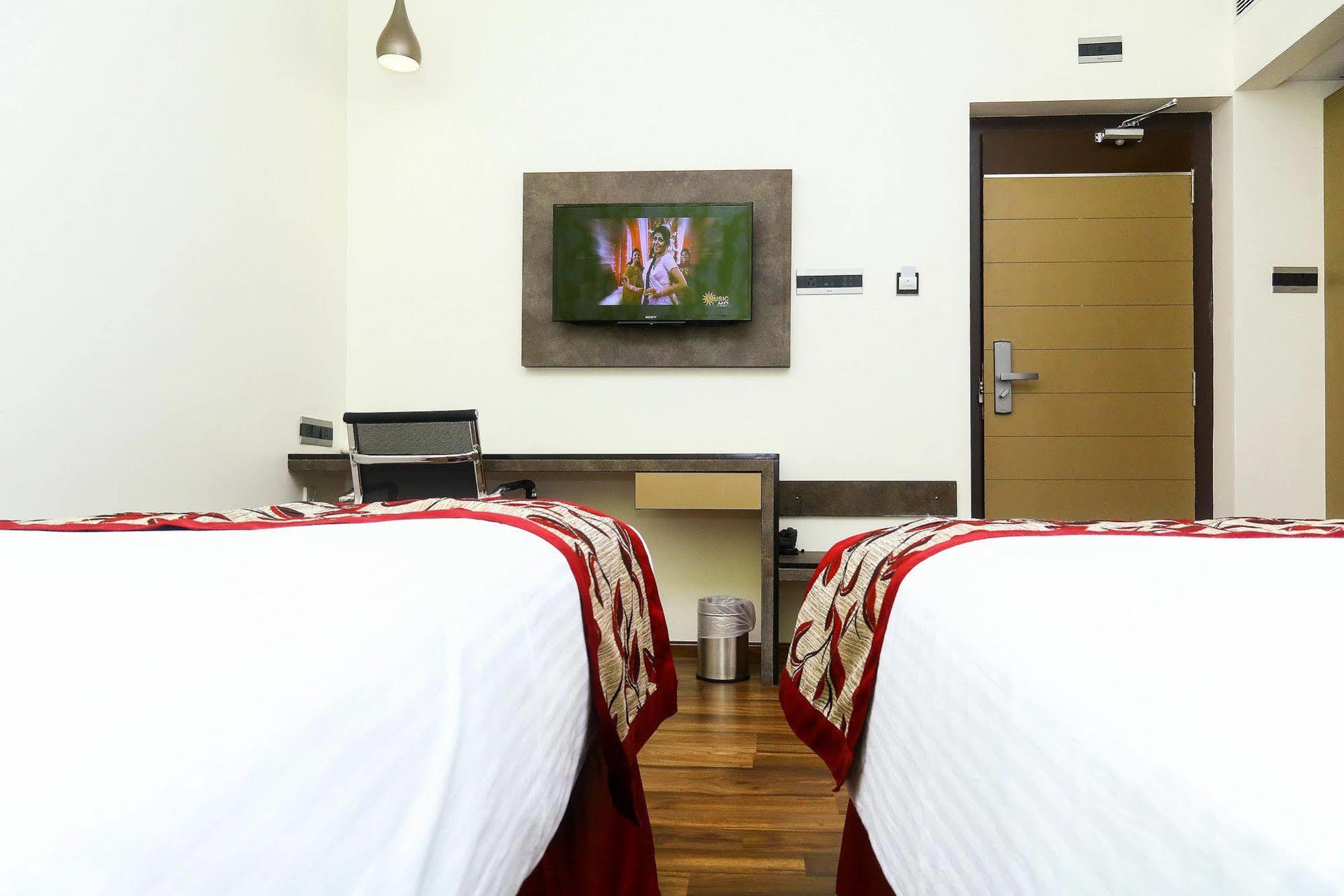 The Spin Hotel Chennai Extérieur photo