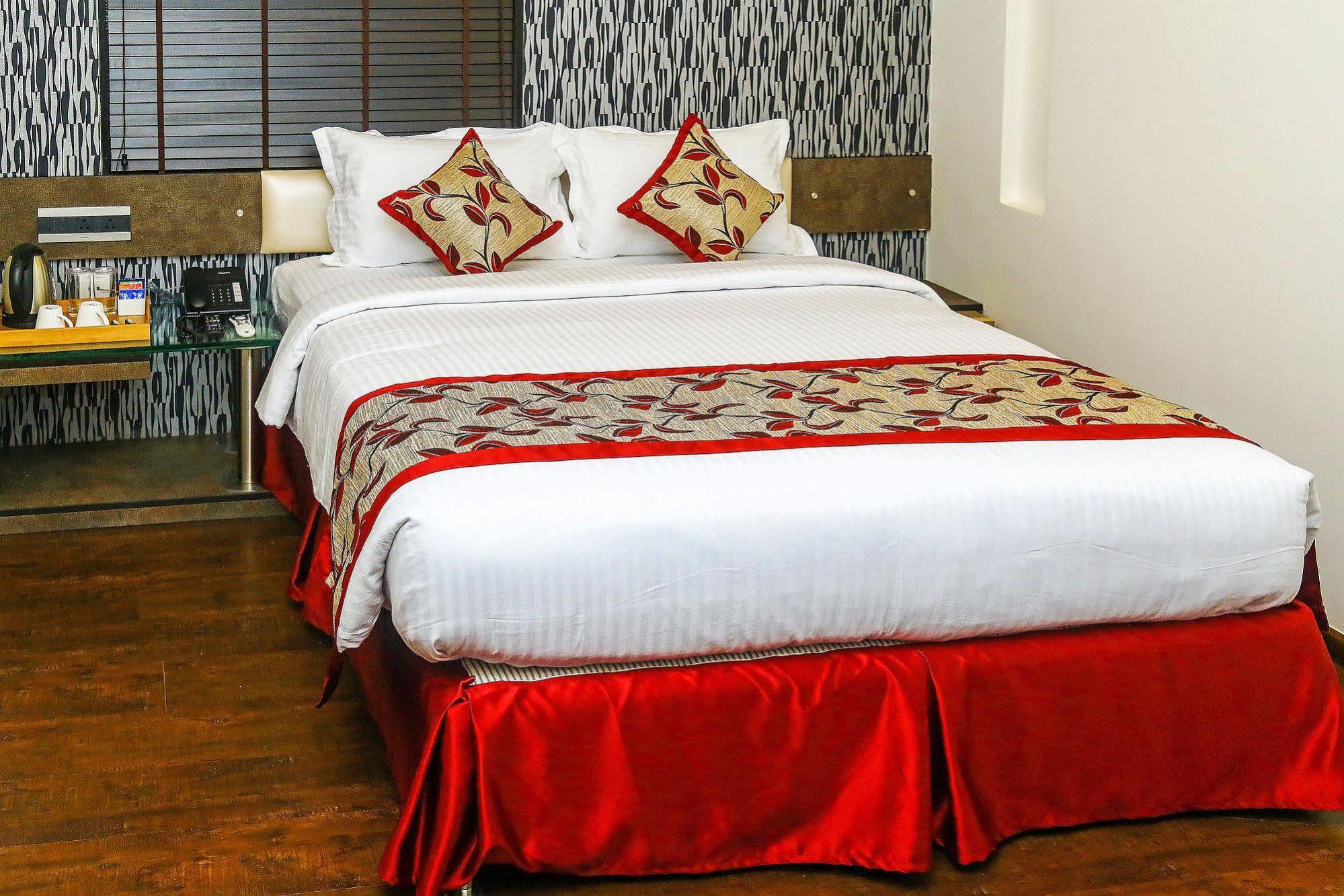 The Spin Hotel Chennai Extérieur photo