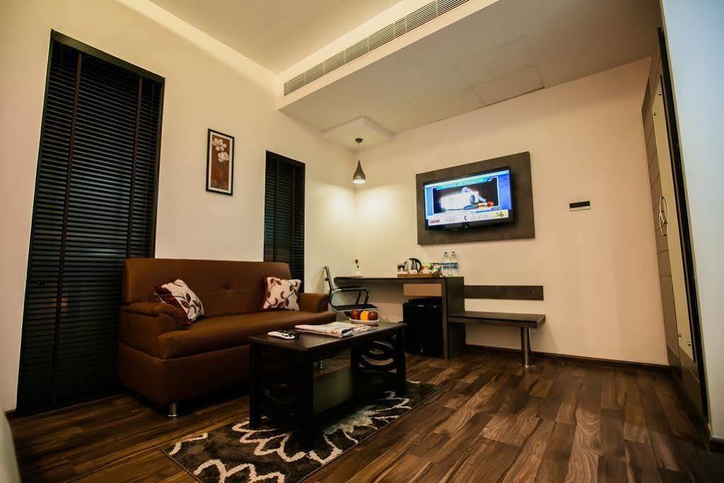 The Spin Hotel Chennai Extérieur photo